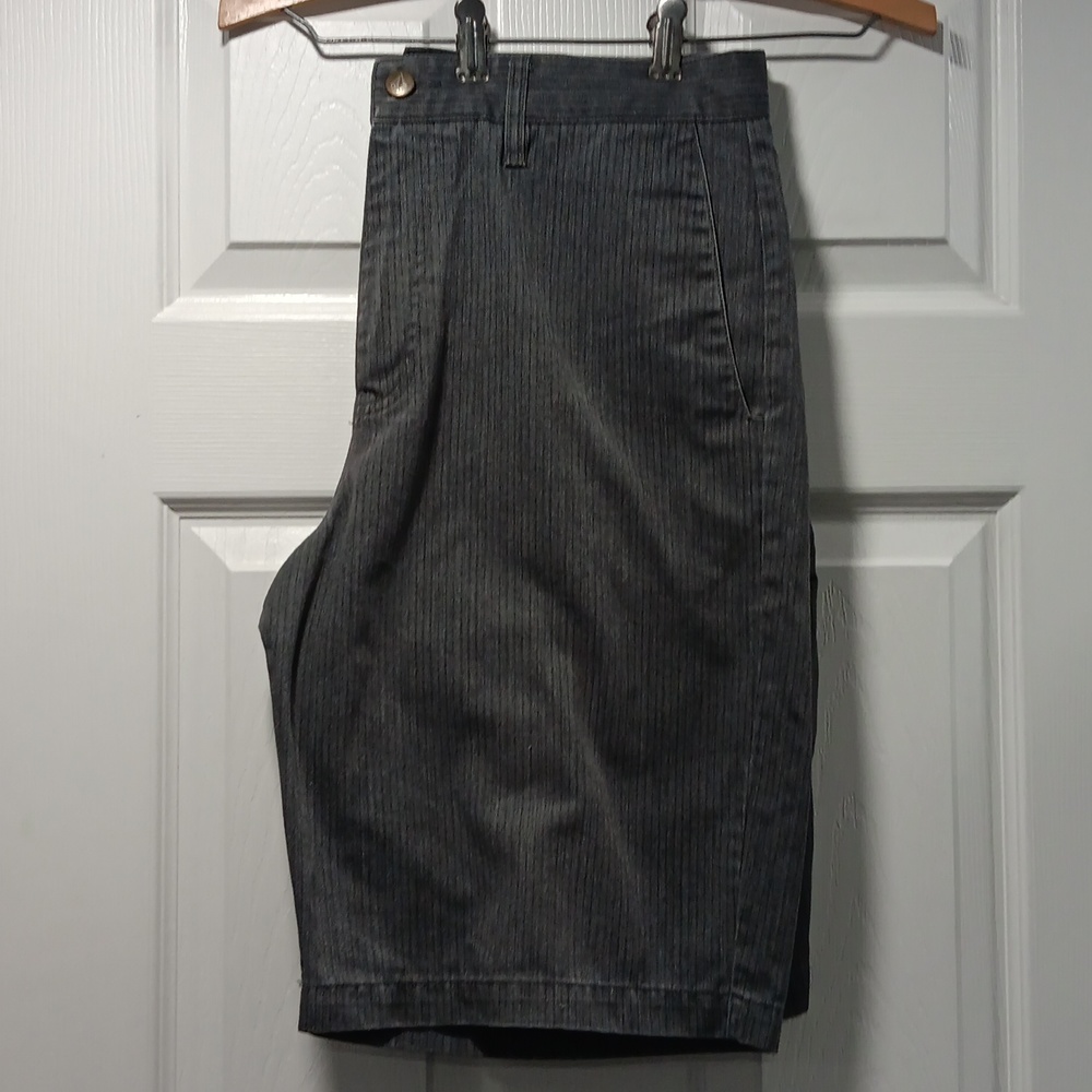 Volcom Shorts - Picture 3 of 3